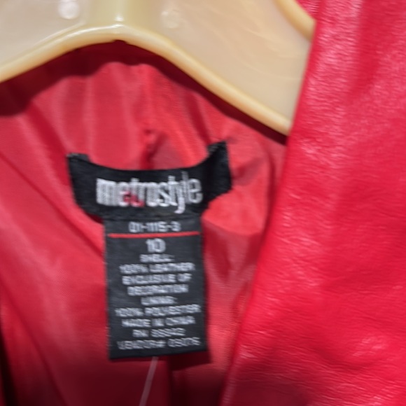 Vintage women's leather jacket by Metrostyle; size 10. - Picture 2 of 9